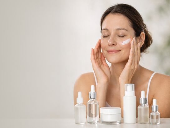 Errores que tu piel paga en el cuidado diario con consecuencias a largo plazo